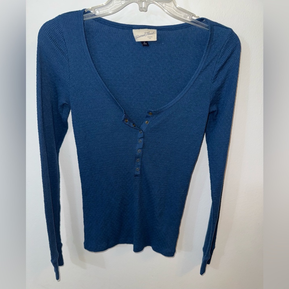 Universal Thread Women's XS Long Sleeve Henley Pointelle dark blue top